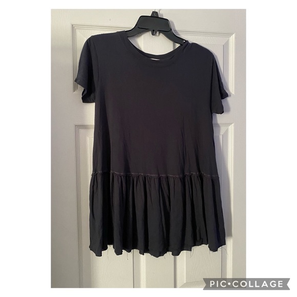 truly madly deeply short sleeve blouse is a size Small. - Picture 1 of 6